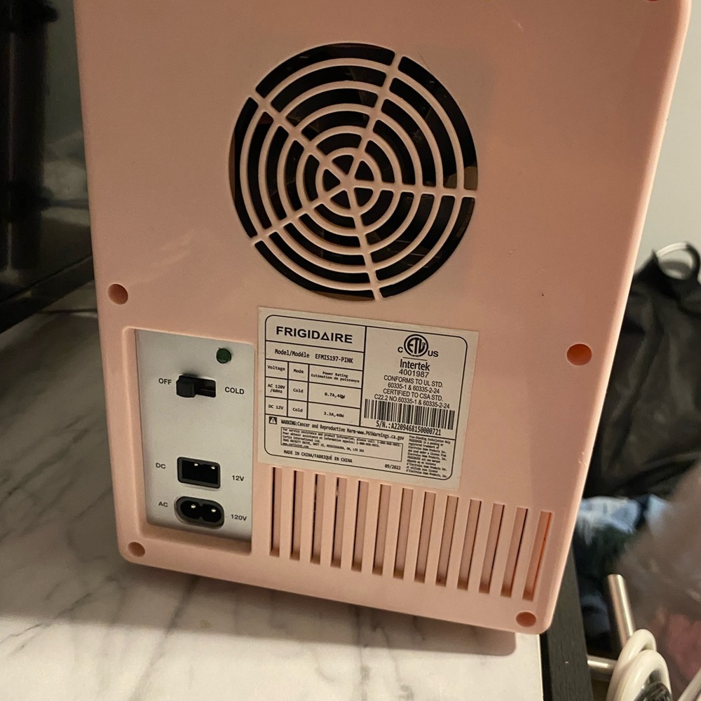 Pink Retro Mini Fridge - Picture 6 of 8